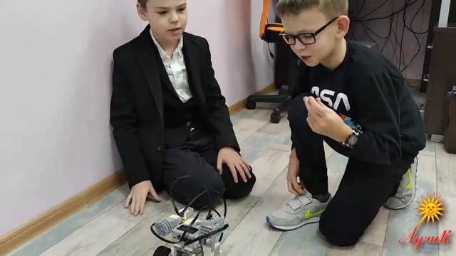 Конструирование и программирование роботов в частной школе «Лучик» на Динамо
