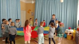 Игры с парашютом