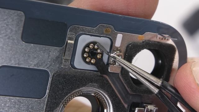 iPhone 14 TEARDOWN! - You're not going to believe it... смотреть онлайн