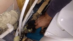 Отогреваем трубы феном строительным