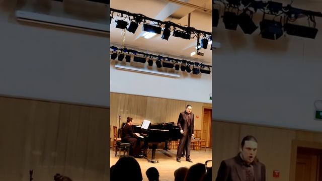 Моцарт, ария Публия из оперы Милосердие Тита. Исп. Вячеслав Травянко смотреть онлайн