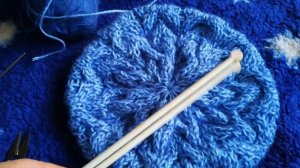 Берет спицами "Синий иней" из кавказской пряжи и мохера #вязание_берет_спицы