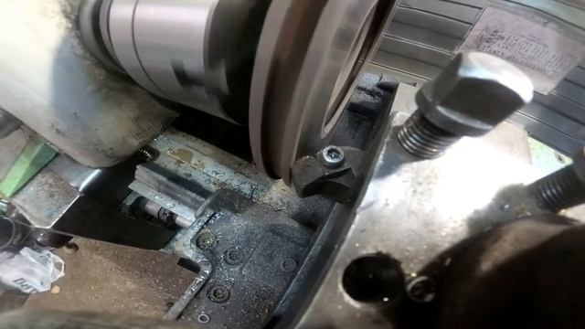 Как проточить тормозные диски. Хороший вариант. Диски TOYOTA. Токарный станок снова в деле. смотреть онлайн