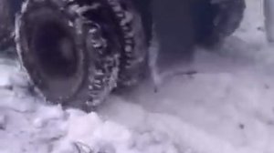 Зил 130 на цепях по снегу