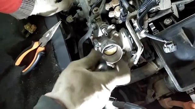 Чистка дросселя HONDA.mp4 смотреть онлайн