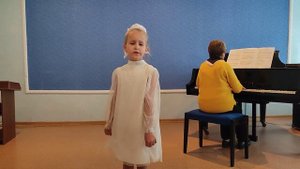 Крайнюкова Полина 8 лет, академический вокал.