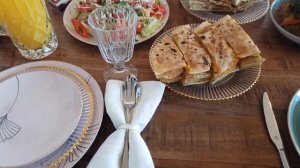 Скромный,  праздничный стол на Ураза-Байрам