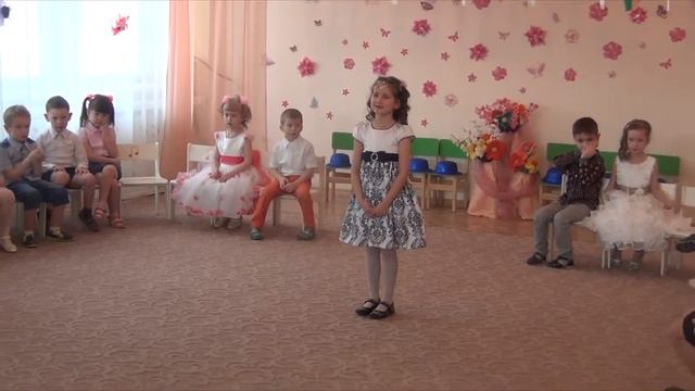 Праздник 8 марта в саду №135 г. Братск смотреть онлайн