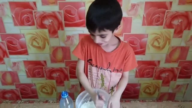 КАК СДЕЛАТЬ Неньютоновскую жидкость В ДОМАШНИХ УСЛОВИЯХ? смотреть онлайн