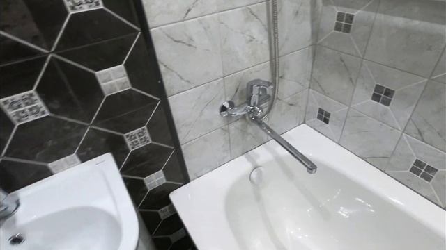 Отделка ванной плиткой под МРАМОР
