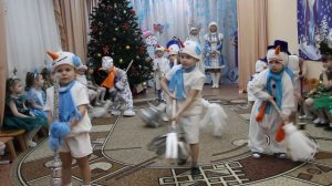 Танец Снеговиков.