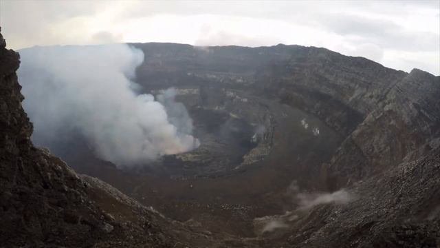 Вулкан Ньирагонго   опасность, мощь и красота!