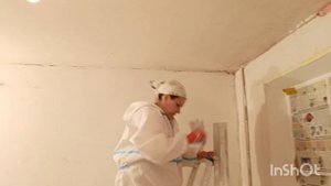 Как выровнять стену по оконному откосу