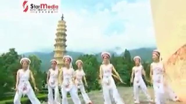 KAI XIN YOU YI NIAN - ZHUO YI THING (CHINESE NEW YEAR SONG) OFFICIAL MV смотреть онлайн