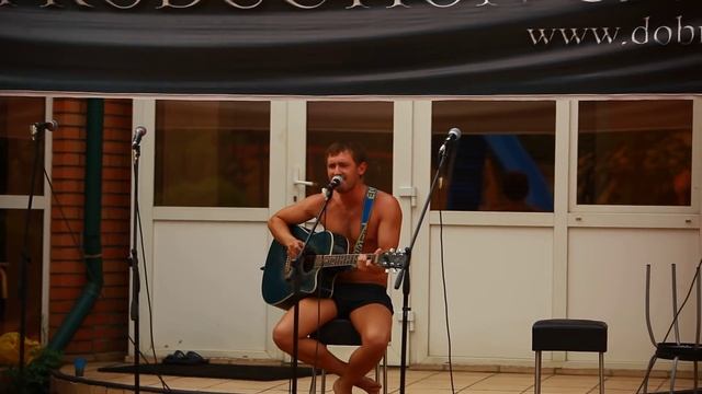 Паренек снова спел и микрофон не выдержал! ? смотреть онлайн