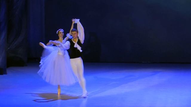 Ф. Шопен. «Седьмой вальс» из балета «Шопениана» Хореография М.Фокина смотреть онлайн