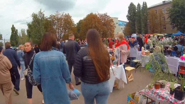 Праздничная ярмарка. Луганск День Города. смотреть онлайн