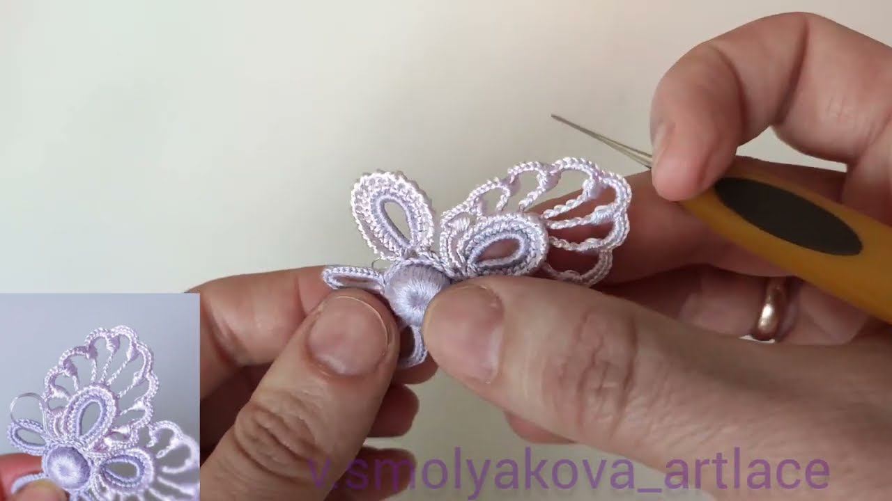 Шаг 5. Обвязываем рачим шагом лепесток ажурного цветка смотреть онлайн
