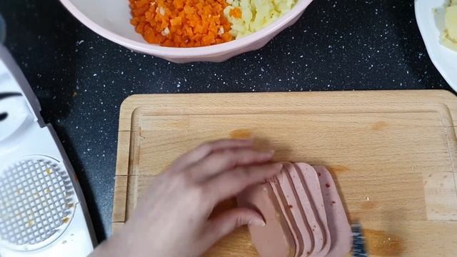 Салат Оливье, очень лёгкий и вкусный домашний рецепт смотреть онлайн
