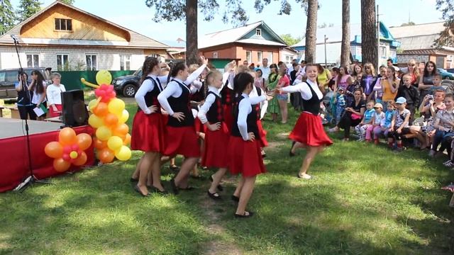 Выступление 7 "А" Класса, "Молдавский танец" смотреть онлайн