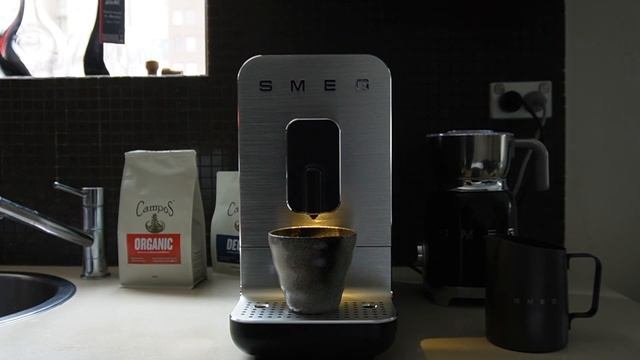 Let's Make Coffee Using The SMEG Bean To Cup Coffee Machine #smeg #coffee #coffeemachine #homecoffe