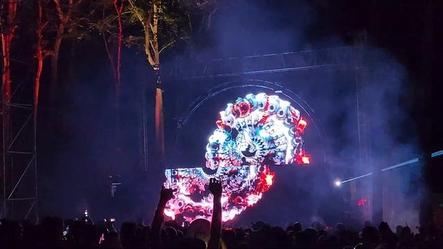 K.L.O. w/ Oneirogen Visuals (4K) смотреть онлайн