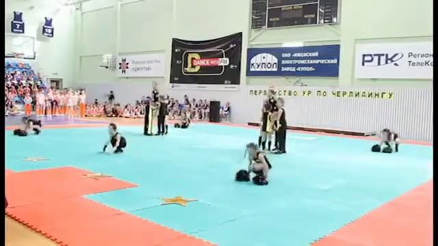 Cheerleading. Чир спорт. Команда Звездочки. смотреть онлайн