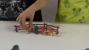 Распаковка игрушечных животных/Unpacking of animals toys.