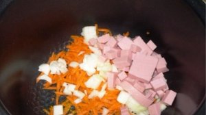 Гороховый суп с колбасой в мультиварке