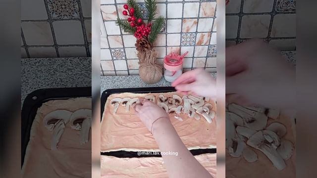 БЫСТРАЯ пицца.  ПИЦЦА с шампиньонами.  ГРИБНАЯ пицца из СЛОЁНОГО ТЕСТА.  Quick PIZZA.  Pizza.