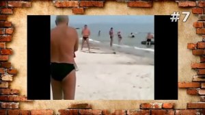 самые лучшие приколы 2021. Приколы на пляже с девушками  подборка смех до слез