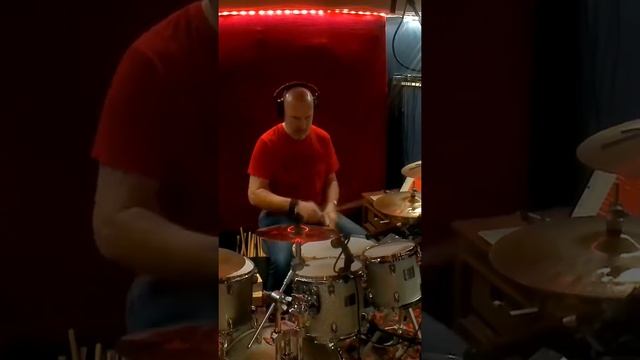 Marvin Gaye. Let's get it on. Drum cover.