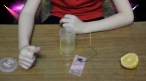 КАК ДОБЫТЬ ЭЛЕКТРИЧЕСТВО ИЗ СЛИЗИ И ЛИМОНА !