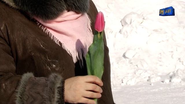 Женщин Березовского начали поздравлять задолго до наступления праздника смотреть онлайн