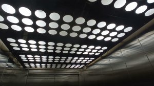 (№138 Выпуск) Китайский лифт в переходе в торговый центр
