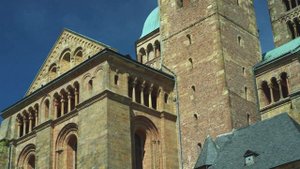 Музыка средневековья и замки мира