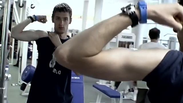 Фрагмент фильма Пыль Первый раз в тренажерке смотреть онлайн