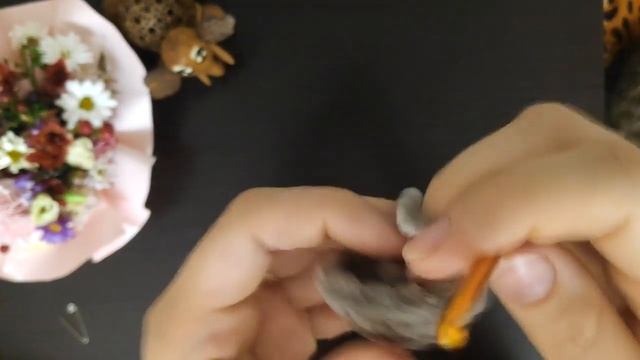 Мишка в платье из плюшевой пряжи крючком. Мастер класс. Часть 2. Вязаные игрушки.