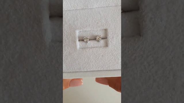 Серьги-пусеты с бриллиантами смотреть онлайн