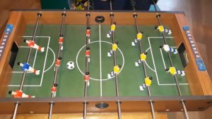 Играем в настольный футбол
