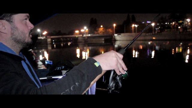 Ночная фидерная рыбалка. Ловим жирных лещей! смотреть онлайн