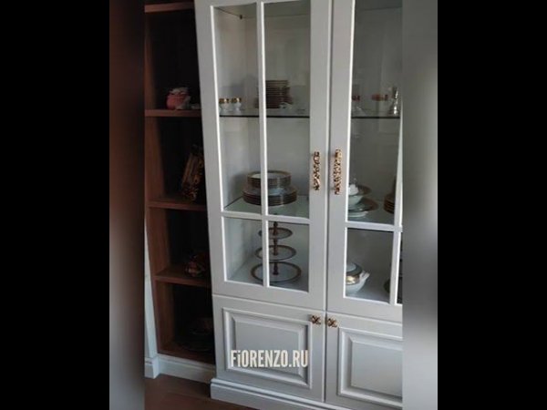 Шкаф в гостиную в современном классическом стиле