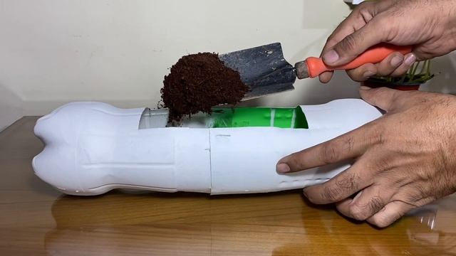 DIY | Using Plastic Bottles And Wooden Sticks For Making Creative Hanging Planters #gardening смотреть онлайн