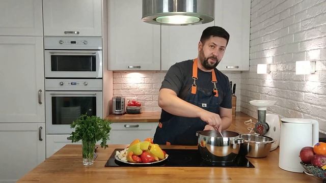 Аджика. Лучший рецепт аджики на зиму из помидор, болгарского перца и чеснока. смотреть онлайн