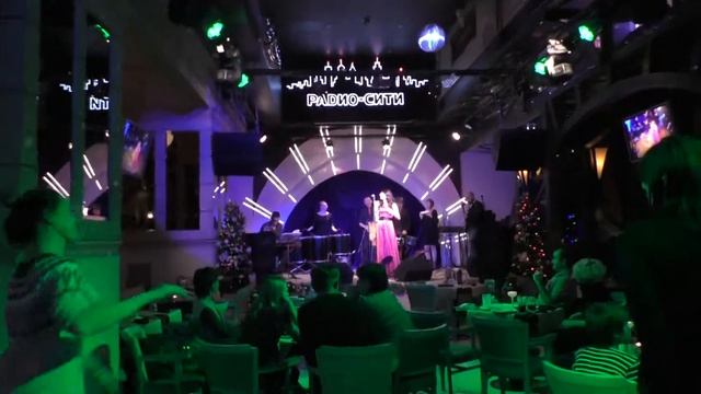 Надя Алексеева и Gordo Rei LATINO & Enjoy Drumming - So Danço Samba @ Радио-сити 15.12.2015 смотреть онлайн