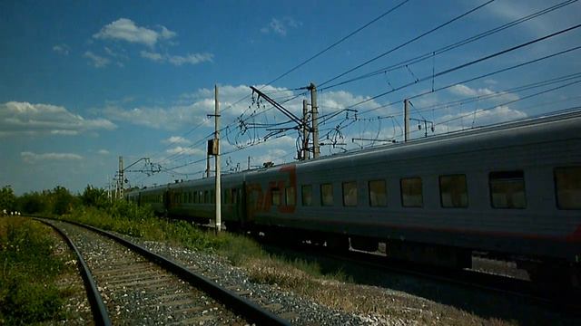 Электровоз ЭП2К-071 с поездом №589Е Екатеринбург — Адлер смотреть онлайн