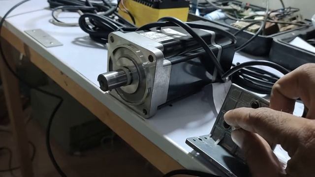 SERVO MOTOR SYNCHRONISE WITH MASTER DRIVE ON FATEK PLC смотреть онлайн