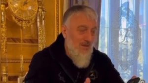 Ты не мужчина. Делимханов заставляет депутата извиниться за оскорбление чеченки