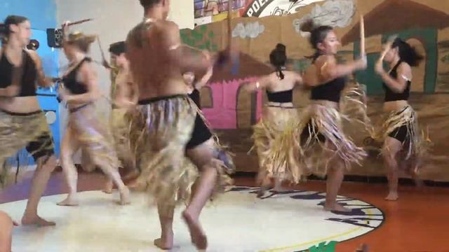 Capoeira Mandingueiro Maculele performance by Contra Mestre Mosquito смотреть онлайн