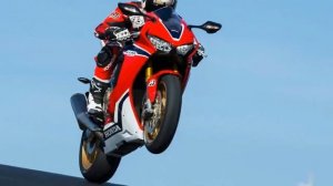 Honda CBR1000RR FIRST RIDE REVIEW 2017